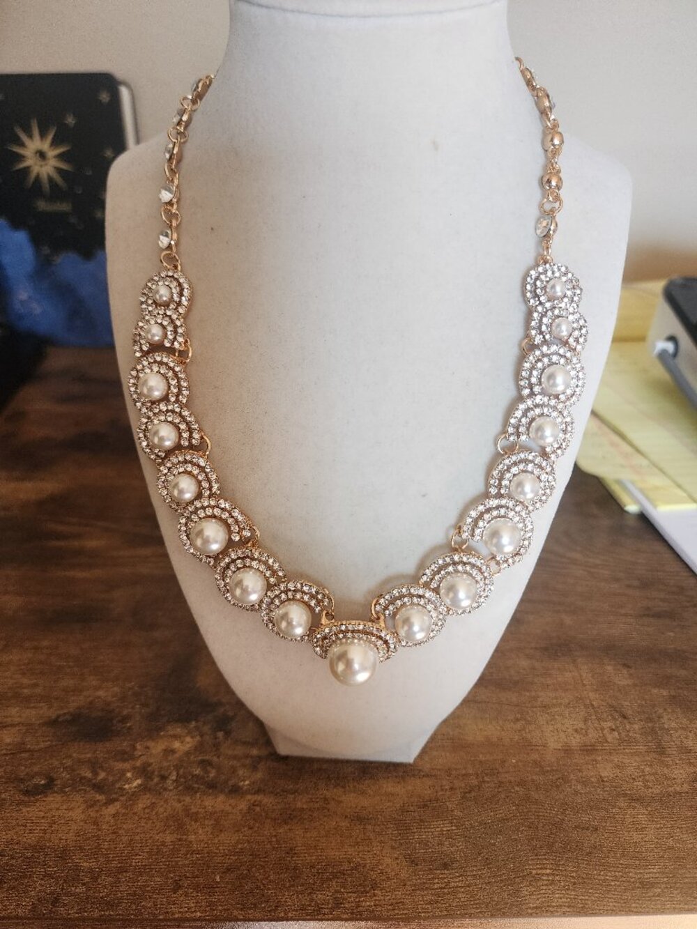 PEARL STATEMENT NECKLACE